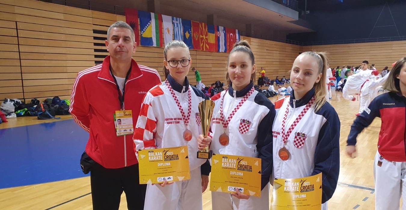Flavia ekipno brončana na Prvenstvu Balkana