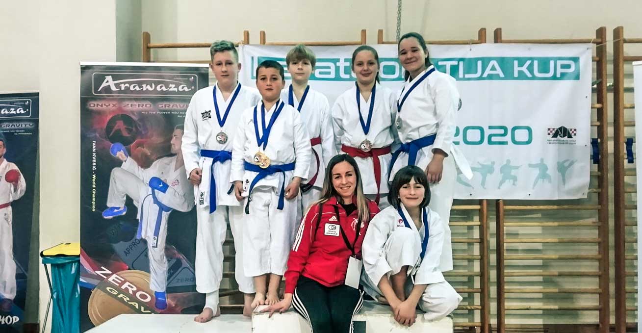 Dvanaest medalja s Opatija kupa